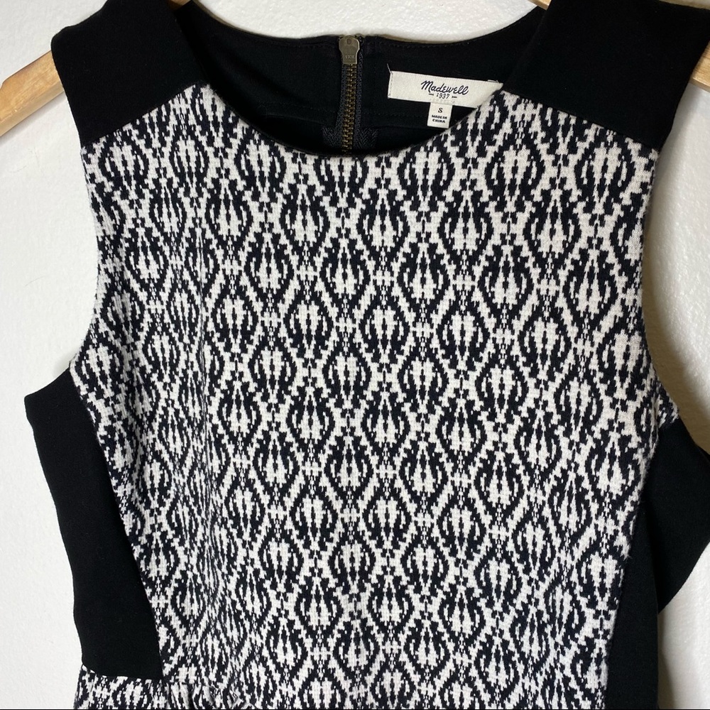 Madewell Black and White Textured Fit-and-Flare Dress - Picture 2 of 11